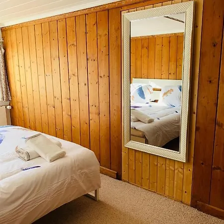 Chalet Jungfrau View Homestay *